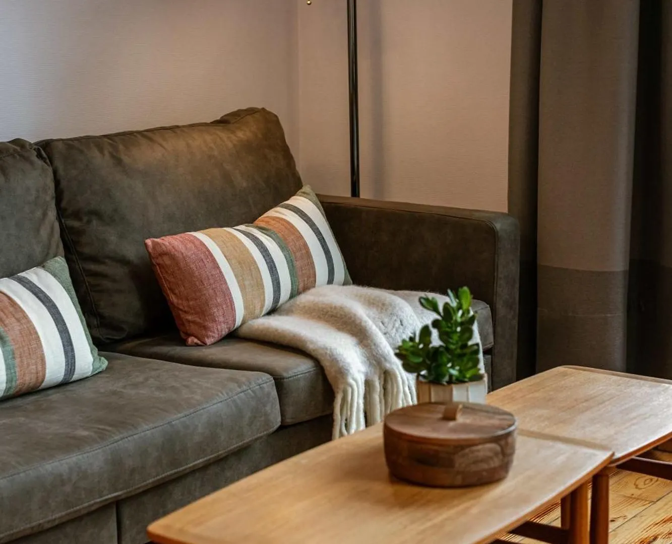 Huswell - Charming Apartment In The Heart Of גנט