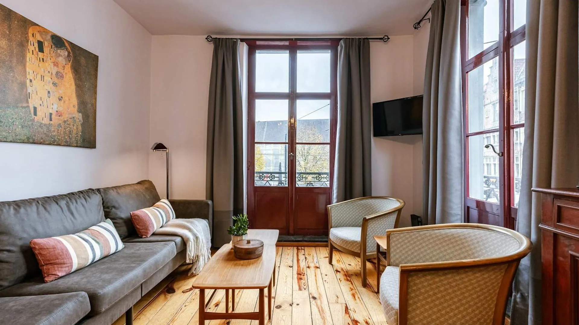 Huswell - Charming Apartment In The Heart Of גנט